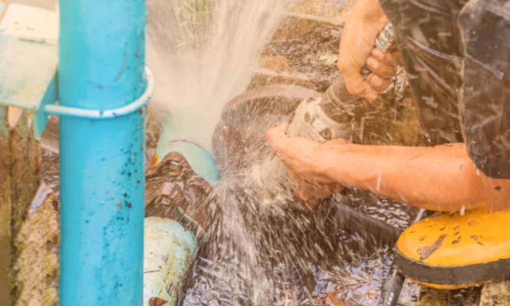 how do you know if a pipe burst